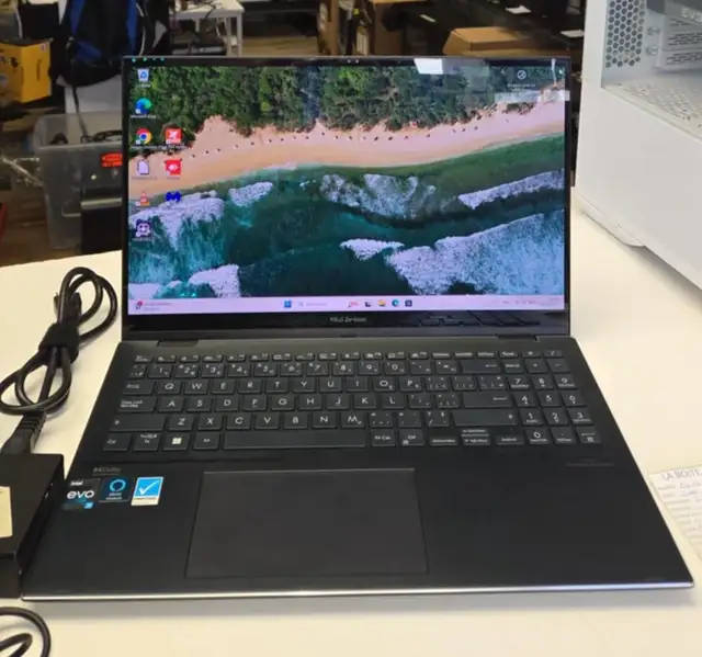 ASUS Zenbook Pro 15 Flip OLED i7-12700H Touch Screen 16Go DDR4