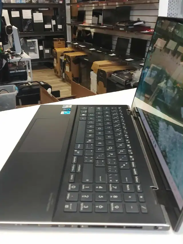 ASUS Zenbook Pro 15 Flip OLED i7-12700H Touch Screen 16Go DDR4 - Photo 3