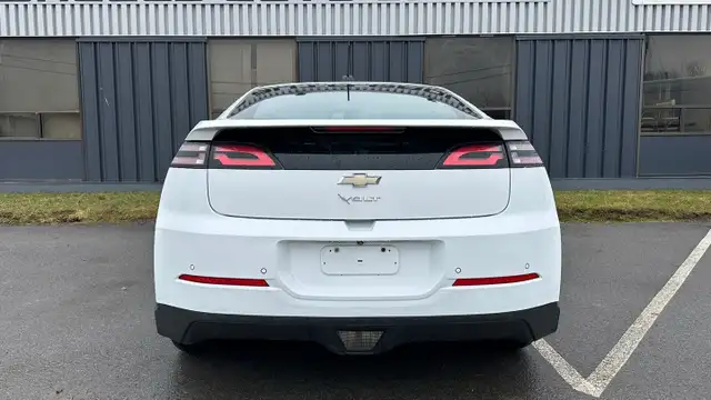 2015 Chevrolet Volt Hybrid - Photo 5