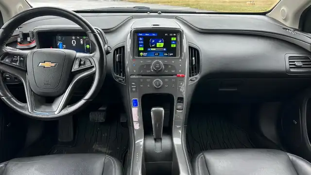 2015 Chevrolet Volt Hybrid - Photo 12