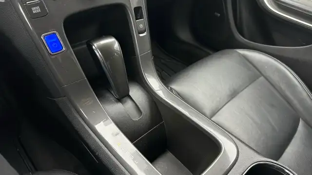 2015 Chevrolet Volt Hybrid - Photo 20