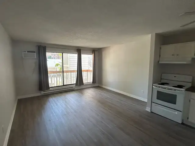 1 Bed 1 Bath Apartment with balcony