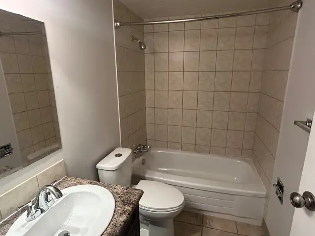 1 Bed 1 Bath Apartment with balcony - Photo 7