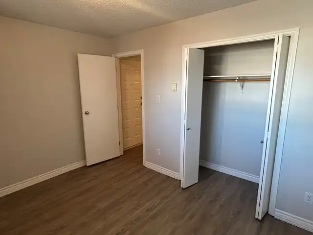 1 Bed 1 Bath Apartment with balcony - Photo 9