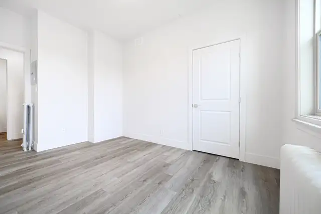 Newly Renovated 1 Bedroom Apartment! Available April 1st! - Photo 7