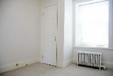 Beautiful 2 Bedroom Apartment - Photo 3