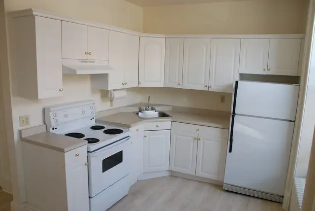 Beautiful 2 Bedroom Apartment - Photo 6