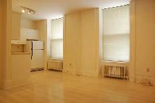 Beautiful 2 Bedroom Apartment - Photo 8