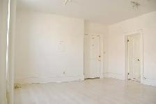 Beautiful 2 Bedroom Apartment - Photo 11