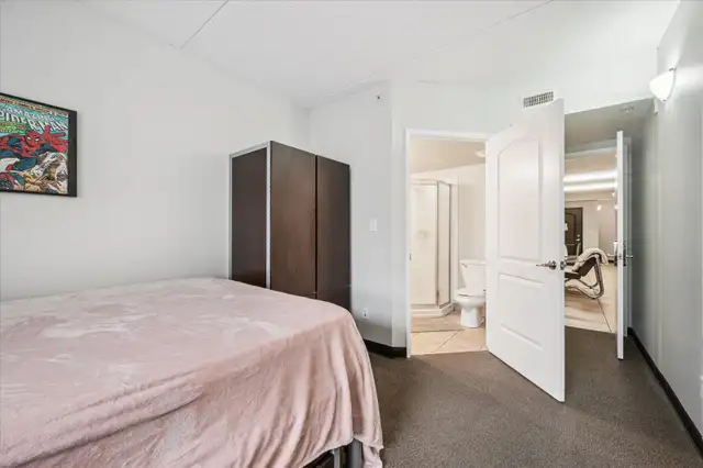 Spacious Student Accommodation (Furnished and En-suite Bathroom) - Photo 10