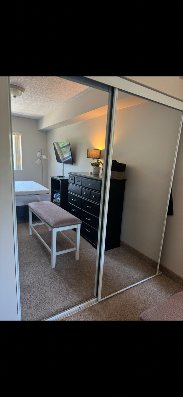 Student room for rent 700 a month five minute walk to Waterloo U - Photo 3