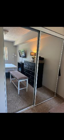 Student room for rent 700 a month five minute walk to Waterloo U - Photo 3