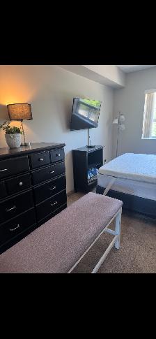 Student room for rent 700 a month five minute walk to Waterloo U - Photo 5