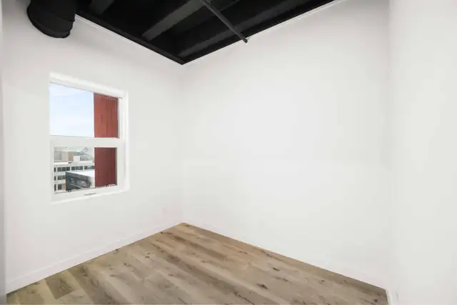 LUXURY 1 Bedroom Apartment! Move In Ready! - Photo 8