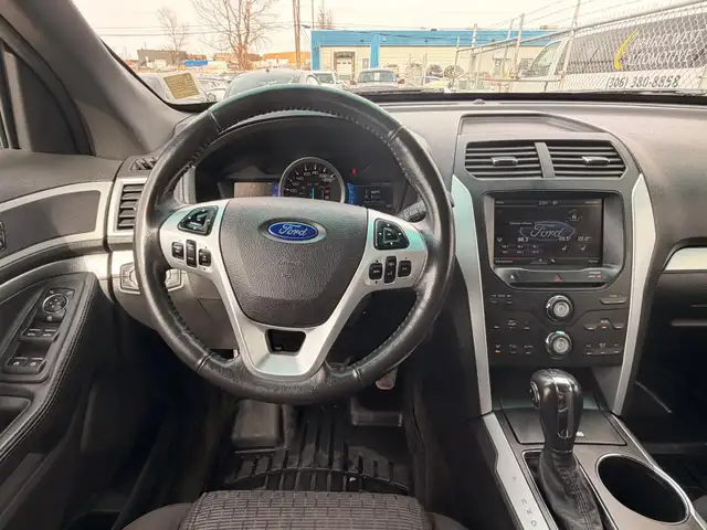2012 Ford Explorer XLT 4WD - 7 Passenger - Photo 12