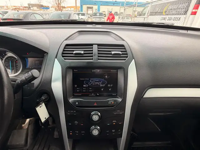 2012 Ford Explorer XLT 4WD - 7 Passenger - Photo 19