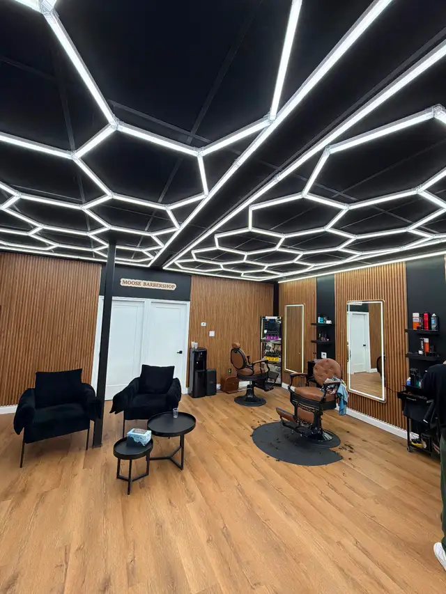 Barber Room for rent - Photo 3