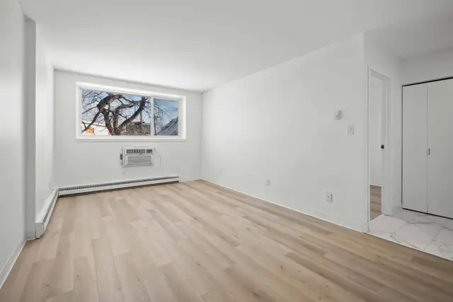 SPACIOUS 1 Bedroom Apartment! Available May 1st! - Photo 9