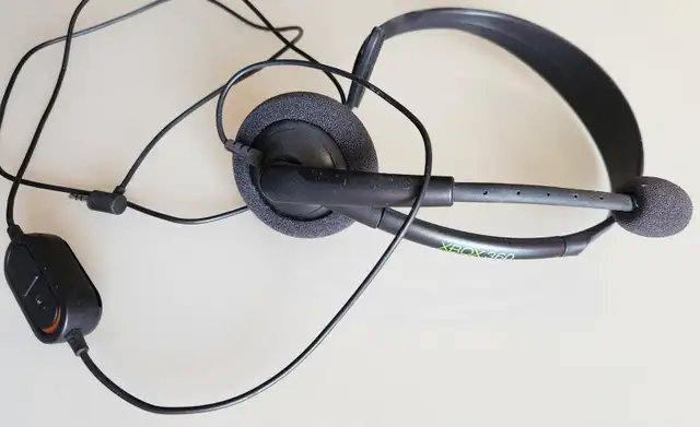 XBox360 Wired Headset - Photo 2