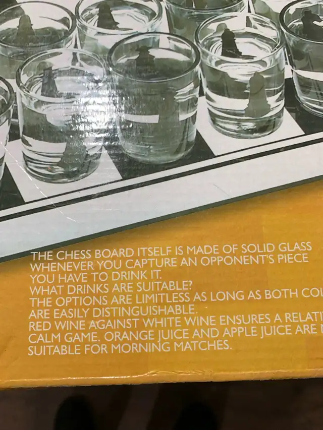 Glass Chess Set - Photo 2