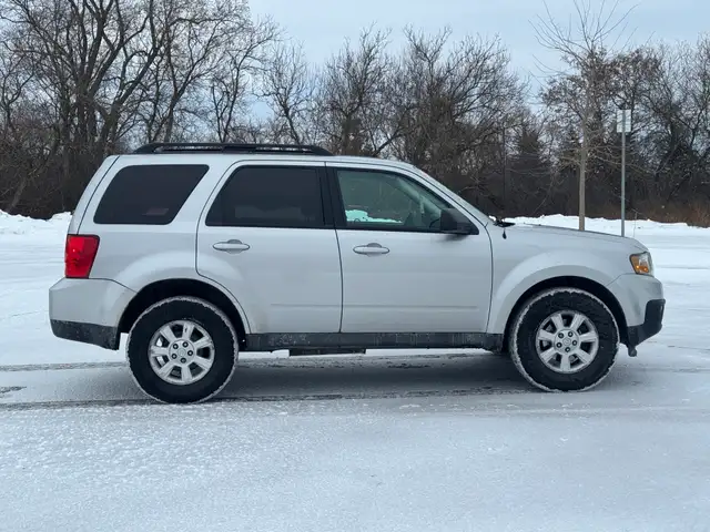 2010 Mazda Tribute GX AWD - Photo 11