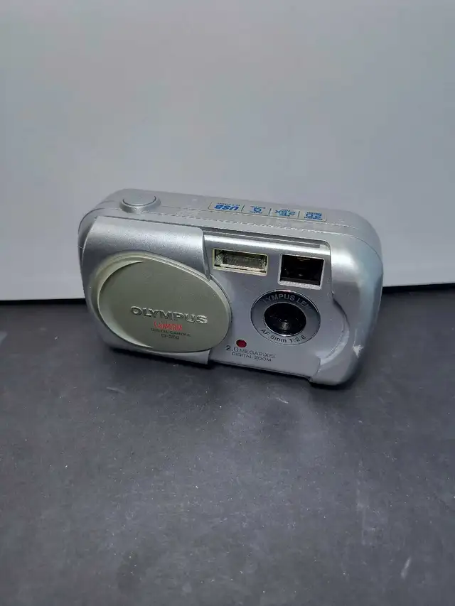 OLYMPUS CAMEDIA DIGITAL CAMERA D-390 - Photo 2