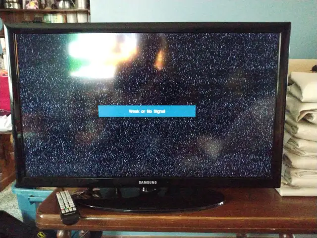 Samsung 32' TV with Remote $25.00