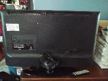 Samsung 32' TV with Remote $25.00 - Photo 2