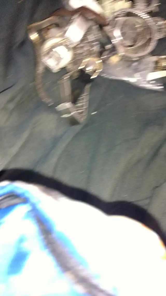 27 Montre hommes et femmes à vendre rapidement