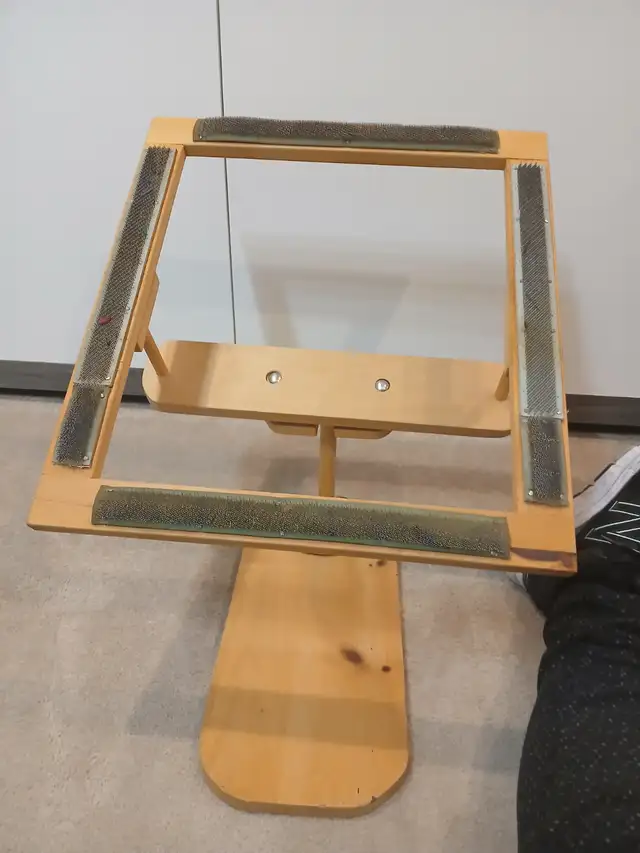 Sit on Swivel, gripper stand for rug hooking - Photo 2