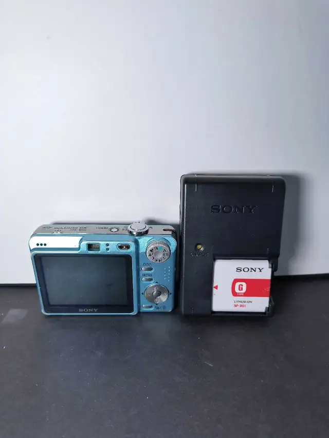 SONY CYBERSHOT DSC-W55 DIGITAL CAMERA - Photo 2