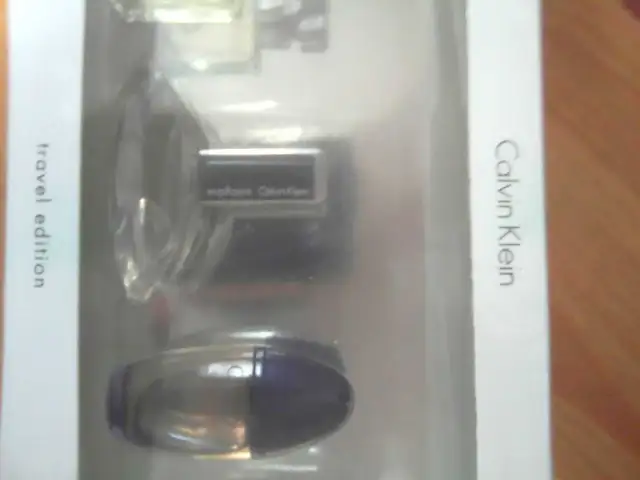 Calvin Klein Women's Perfume Travel Edition 5 pce. - Photo 3
