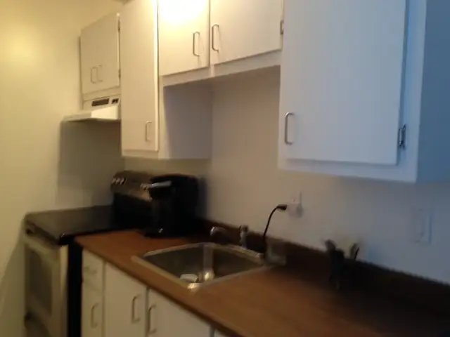 1 1/2 SECTEUR DU CARREFOUR DE L`ESTRIE - Photo 2