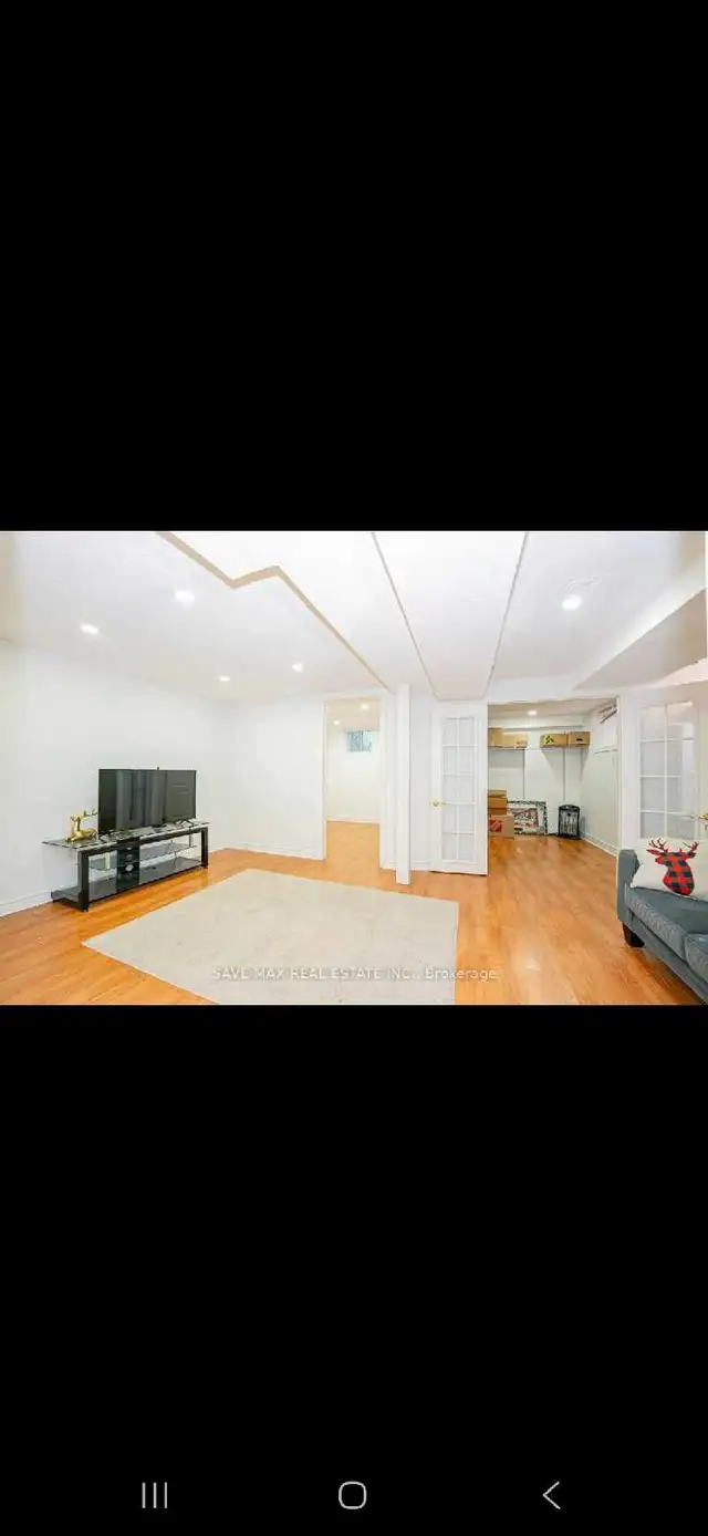 2 bedroom basement in a great neighborhood - Photo 5