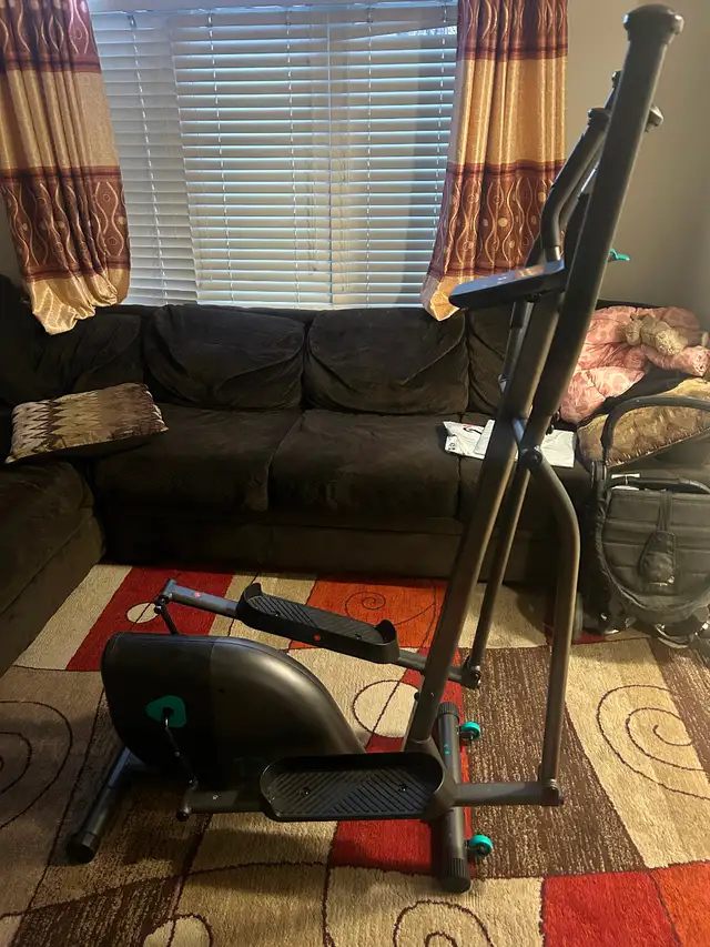 ELLIPTICAL MACHINE CARDIO