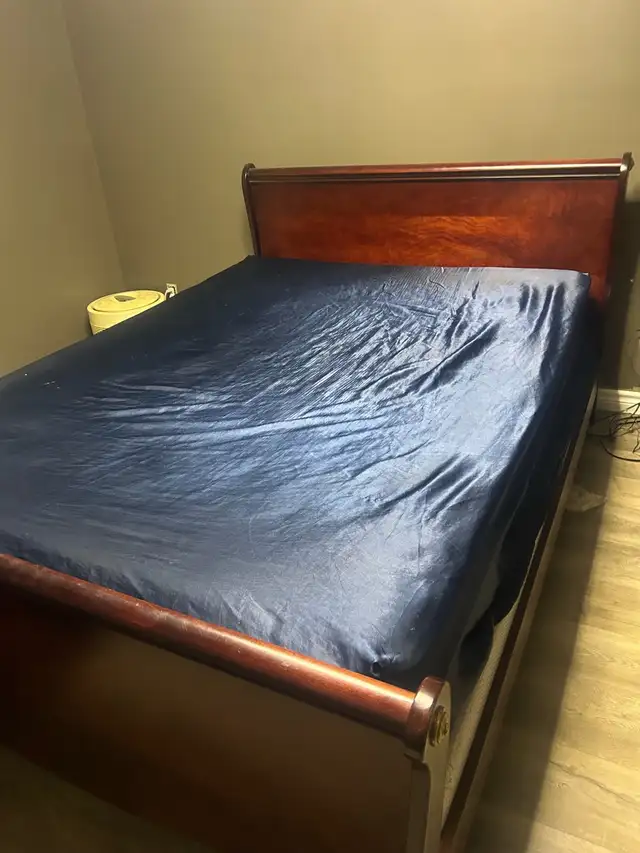 Queen size bed set