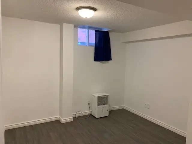 Spacious 2 bedroom Basement apartment  in mississauga - Photo 7