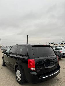2015 Dodge Grand Caravan SXT : Low Mileage, No Reported Accident - Photo 4