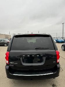 2015 Dodge Grand Caravan SXT : Low Mileage, No Reported Accident - Photo 5