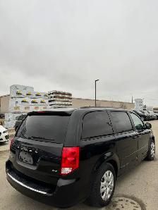 2015 Dodge Grand Caravan SXT : Low Mileage, No Reported Accident - Photo 6