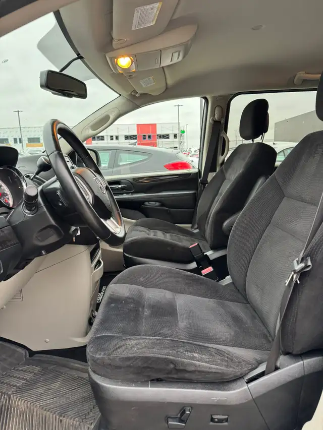2015 Dodge Grand Caravan SXT : Low Mileage, No Reported Accident - Photo 8