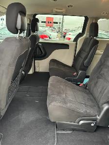 2015 Dodge Grand Caravan SXT : Low Mileage, No Reported Accident - Photo 10