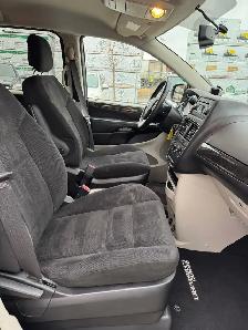 2015 Dodge Grand Caravan SXT : Low Mileage, No Reported Accident - Photo 11