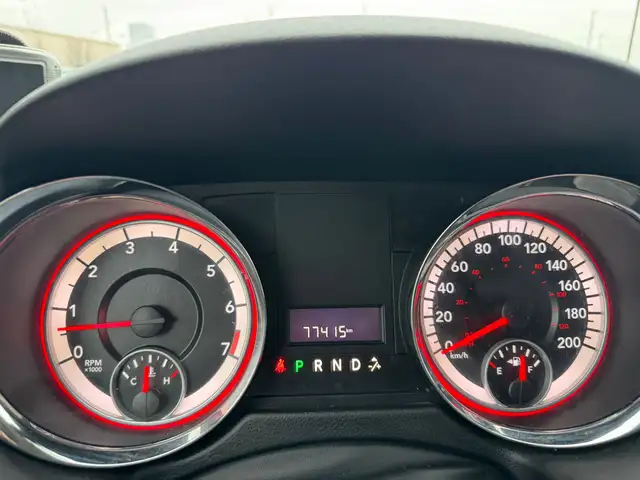 2015 Dodge Grand Caravan SXT : Low Mileage, No Reported Accident - Photo 13