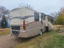 2005 Fleetwood Discovery39S - Photo 3