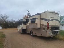 2005 Fleetwood Discovery39S - Photo 4