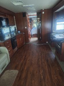 2005 Fleetwood Discovery39S - Photo 6