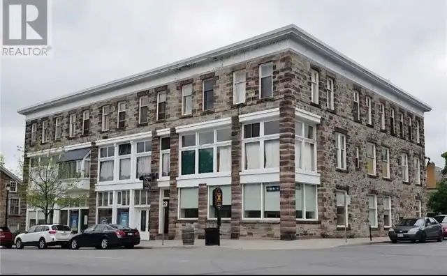 Beautiful 2-bedroom apartment in Heart of Downtown