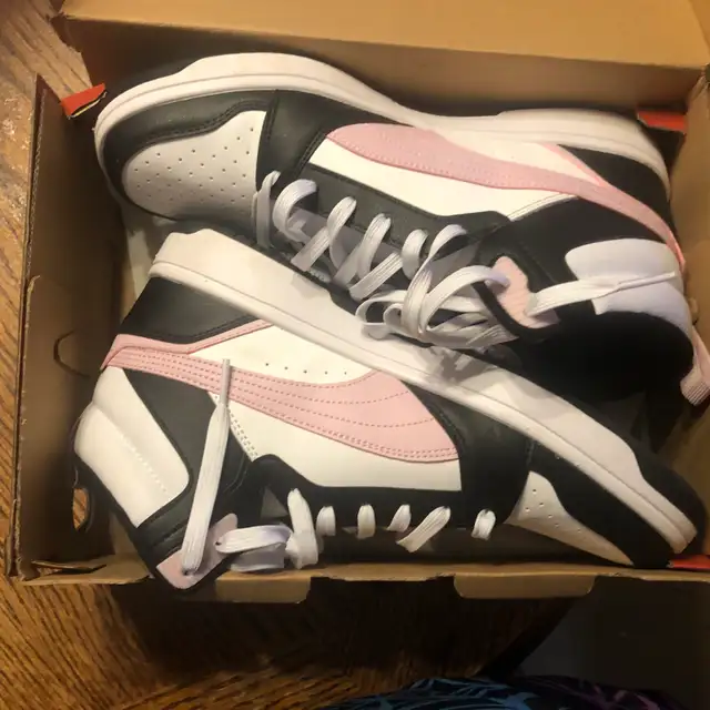 women’s Puma Shoes size 9 new for sale…
