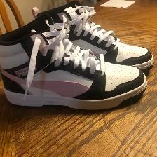 women’s Puma Shoes size 9 new for sale… - Photo 2